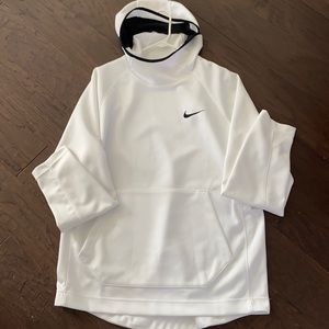 Brand new w/o tags, white Nike sweatshirt. Gorgeous!!